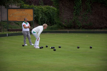 Joan checks for the shot in Ladies Drawn Pairs